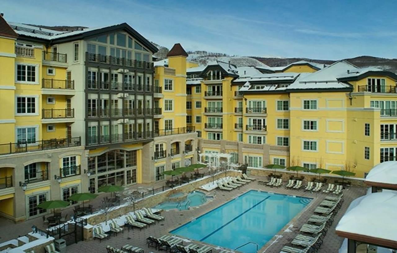Legendary Lodging At The Ritz Vail Exterior photo