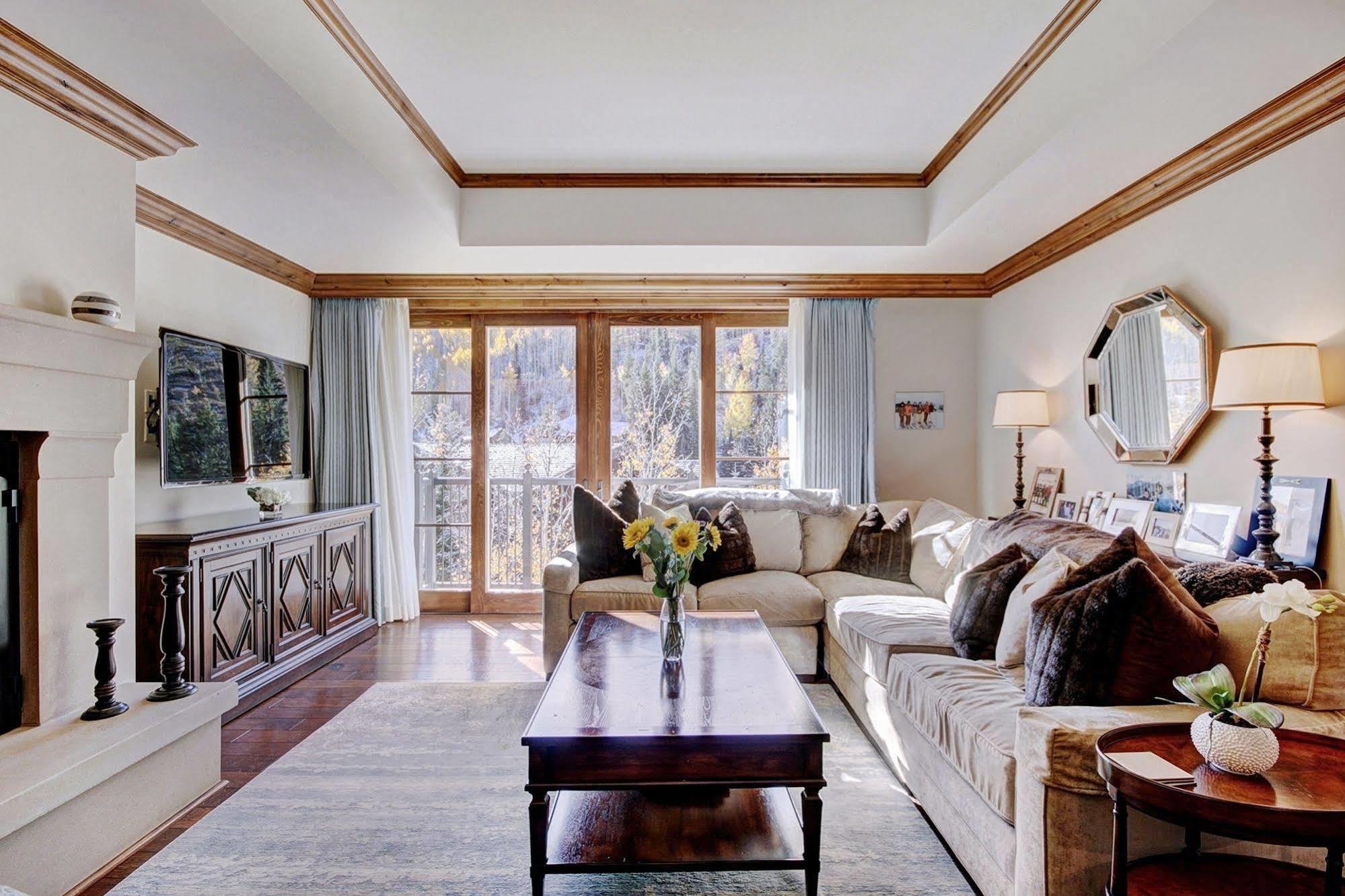 Legendary Lodging At The Ritz Vail Exterior photo