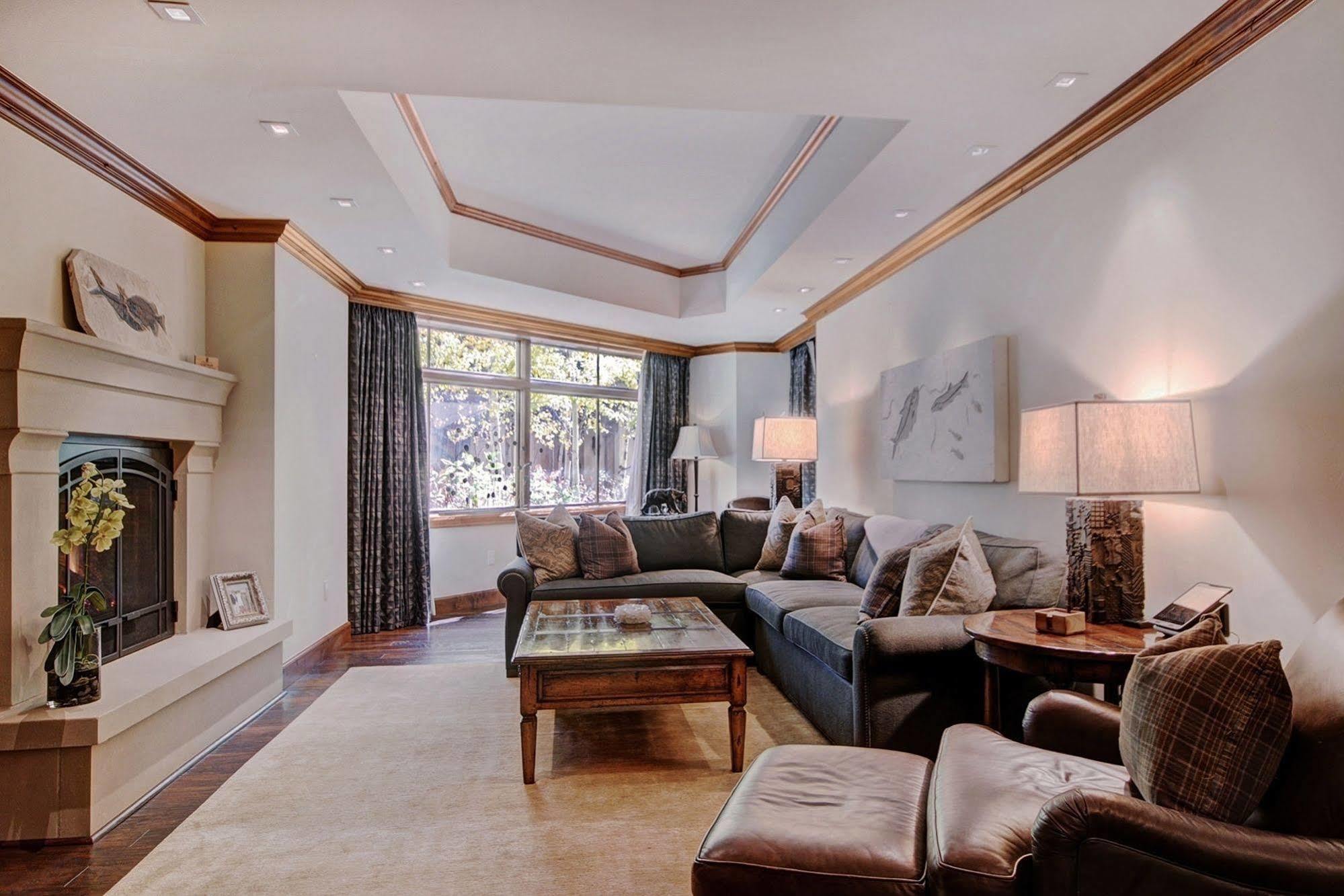 Legendary Lodging At The Ritz Vail Exterior photo