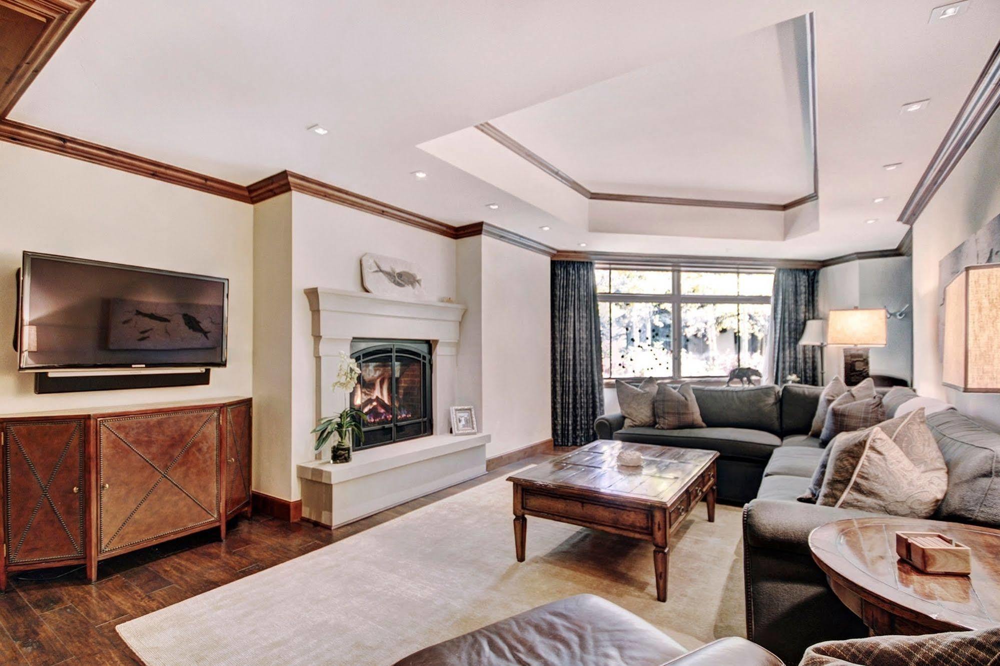 Legendary Lodging At The Ritz Vail Exterior photo